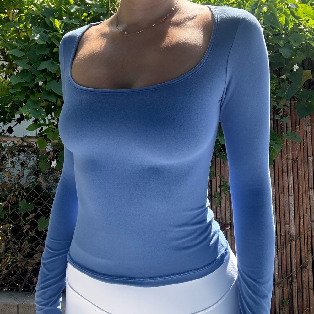 Aritzia Golden BUTTER Essential Squareneck Longsleeve NWOT, Sold Out on Website
